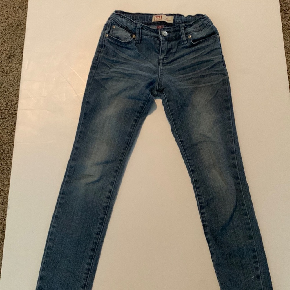 LEI girls jeans Kate Lo skinny size 8 is bling on the back pockets